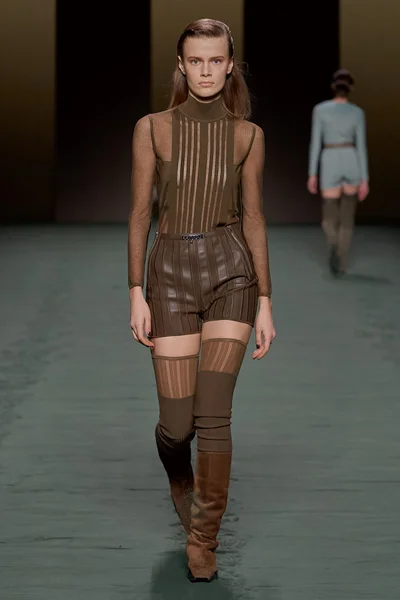 Look 34